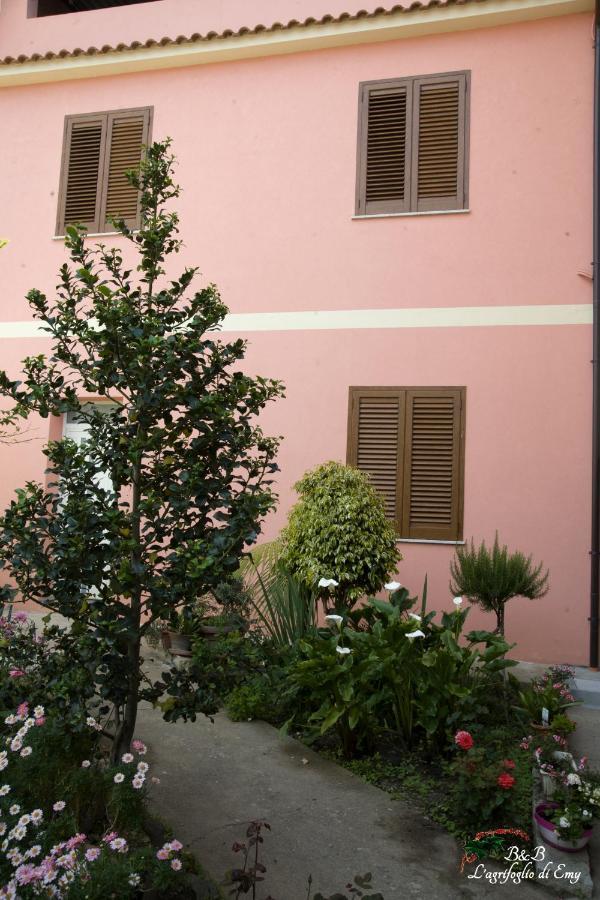 L'Agrifoglio Di Emy Bed & Breakfast Guspini Luaran gambar